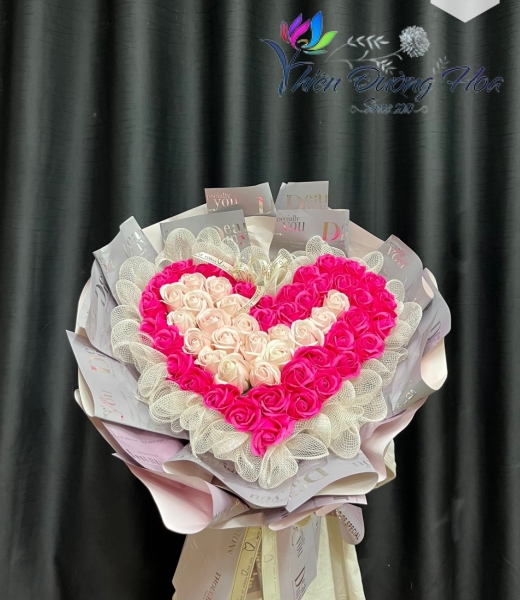 Trái tim màu hồng 02